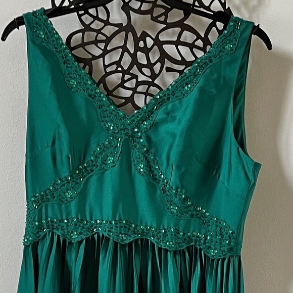 Adriana Papell Lace Sequin and Beaded  Kelly Green Maxi Dress 14P - Picture 5 of 14